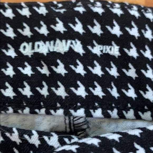 Old navy pixie pants - Picture 2 of 5